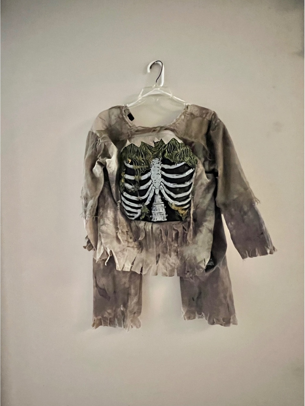 Y2K Boys Medium size 8-10 Olive green bone walking dead Halloween costume